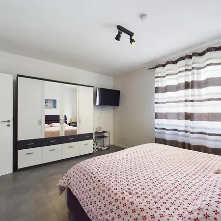 By Ken * Ramstein-Miesenbach